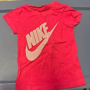Nike size 4 T short sleeve shirt excellent condition